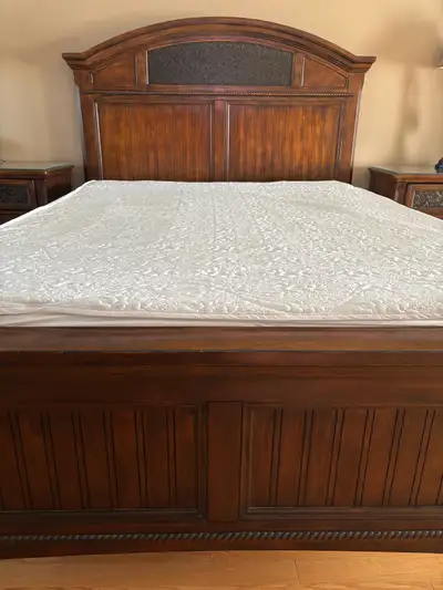 Ensemble de chambre à coucher en bois massif Lit queen, View more