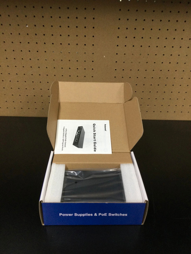 PETENET 4-PORT GIGABIT POE + SWITCH D7006F-4P-60 in Cables & Connectors in City of Toronto - Image 2