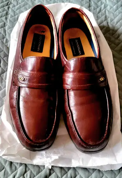 Bostonian Shoes,size 10M,like new, View more