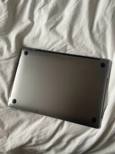 -13” display -touch bar -512 gb storage -colour space grey -used, like new -fully working and comes...