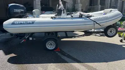 The A400L from GALA is an outstanding medium-sized Deluxe tender with a center console. This boat is...