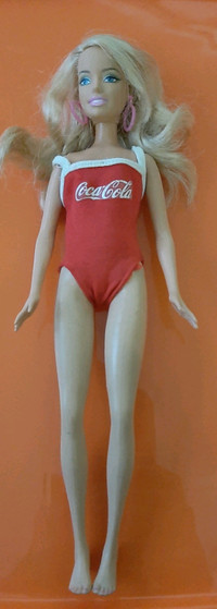 Belle Barbie Coca-Cola 2000 Très Propre