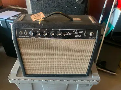 1965 Fender Vibrochamp amplifier, View more