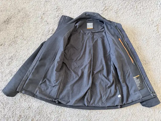 Icebreaker Merino Men’s Jacket - Small - Like New!! in Fishing, Camping & Outdoors in Edmonton - Image 4