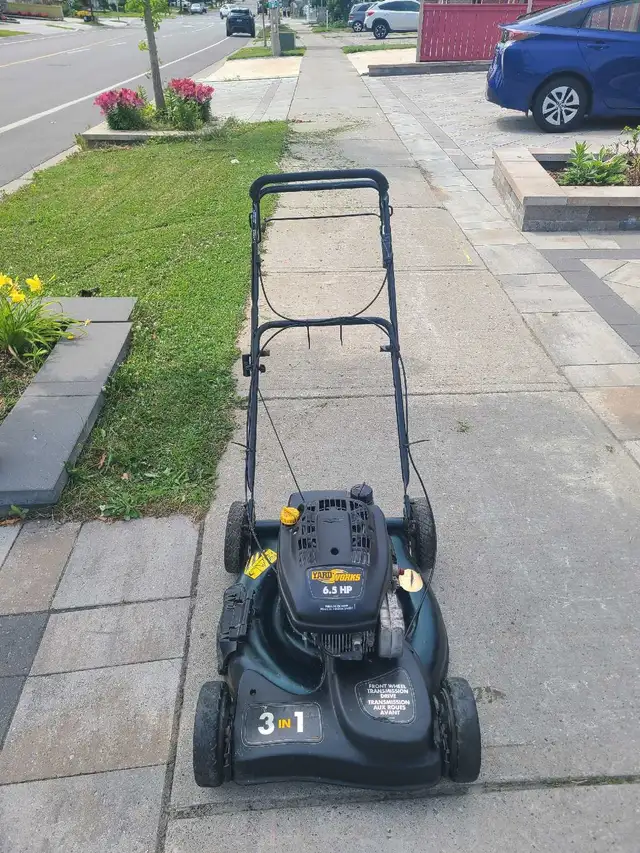 Yardworks 6.5 HP 3-in-1 Lawnmower self purpaled in Lawnmowers & Leaf Blowers in City of Toronto - Image 3
