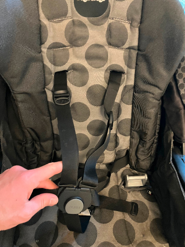 Baby Stroller in Strollers, Carriers & Car Seats in Oakville / Halton Region - Image 3