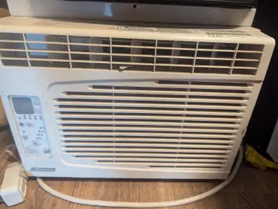 Air conditioner 5200BTU, View more