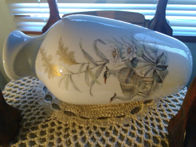 Vase Porcelain West Germany Kaiser Nautika Cranes Birds in Arts & Collectibles in City of Toronto - Image 2