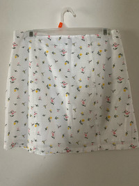 Forever 21, size large, flower print mini skirt, button detail 