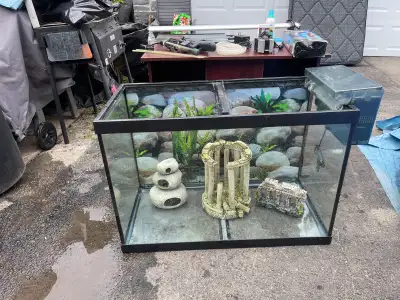 85-Gallon Fish Tank / Aquarium – Complete Setup Selling an 85-gallon fish tank in great condition. I...