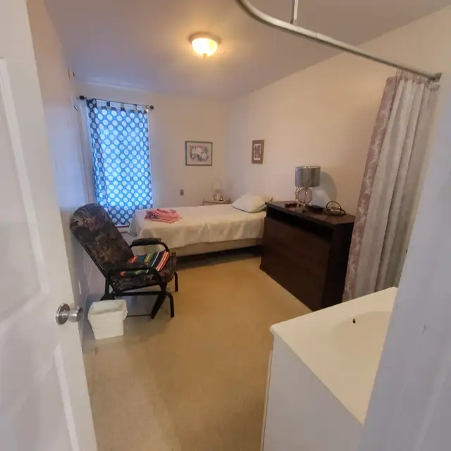 Chambres in Room Rentals & Roommates in Rimouski / Bas-St-Laurent - Image 12