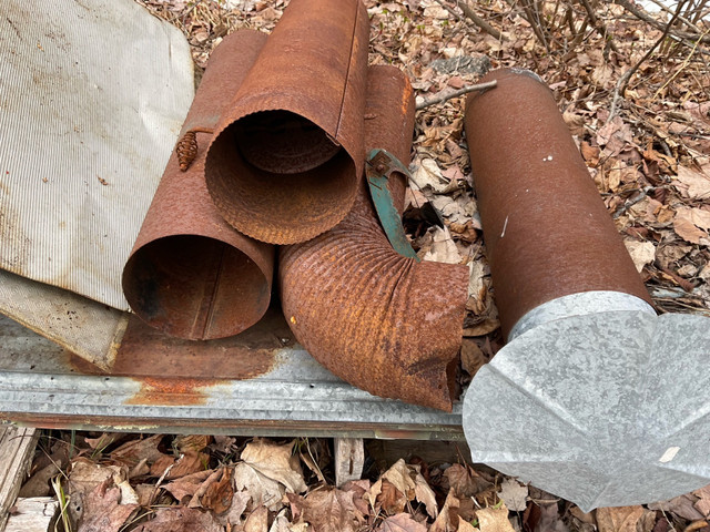 Stove pipes and assorted HVAC pipes in Free Stuff in Sault Ste. Marie - Image 3