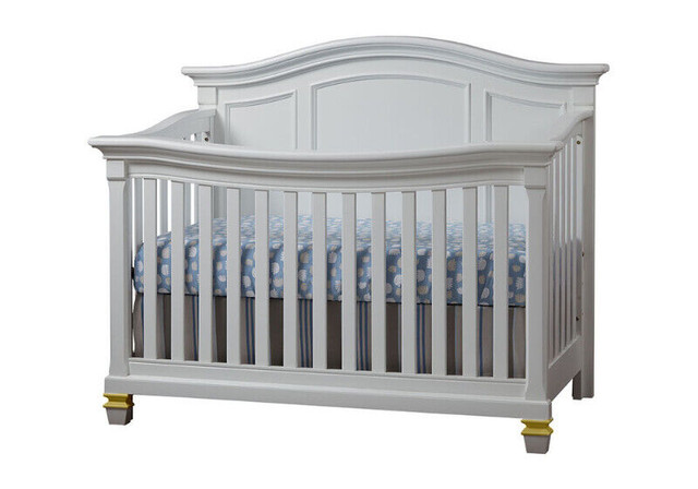 Baby Liquidators crib in White/Gold in Cribs in Mississauga / Peel Region - Image 2