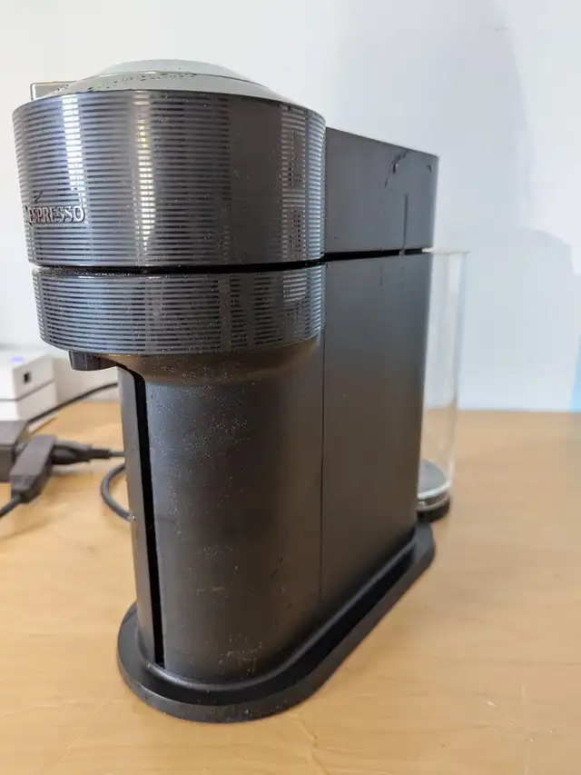 Breville Nespresso Vertuo Next Matte Black Coffee & Espresso Mac in Coffee Makers in City of Toronto - Image 4