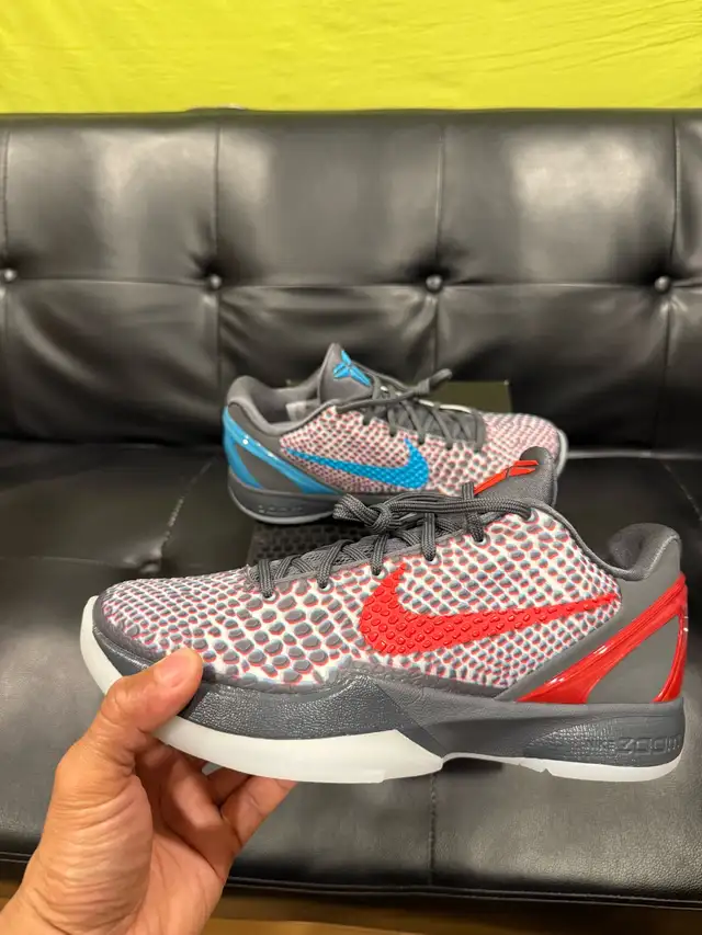 KOBE 6 PROTRO size9 in Men's Shoes in Markham / York Region - Image 2