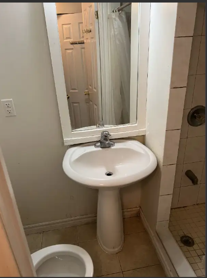 A Cozy Furnished room All-inclusive Leslie & Finch area 1 bus to in Short Term Rentals in City of Toronto - Image 7