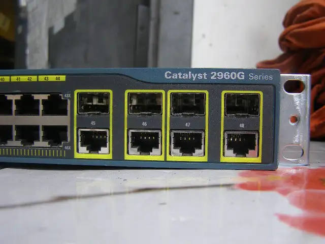 Cisco Catalyst WS-C2960G-48TC-L 48Ports Switch 1000+ cisco switc in Other in City of Montréal - Image 3