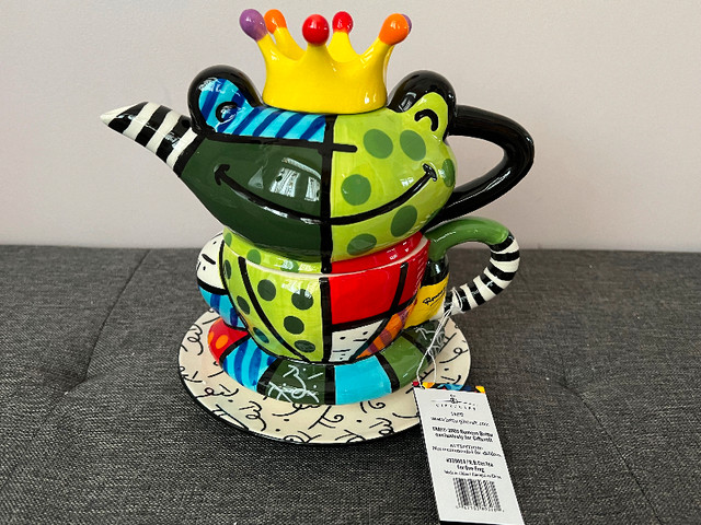 Romero Britto Frog Tea for One (4 pcs tea set) in Kitchen & Dining Wares in City of Toronto - Image 3