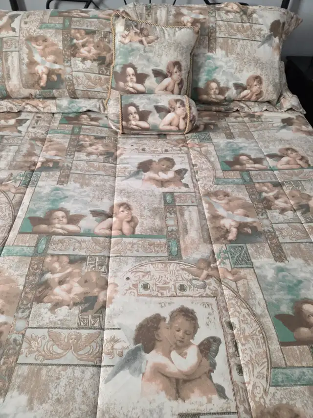 Angel Queen Comforter Set and Angel Mirror in Home Décor & Accents in Markham / York Region - Image 8