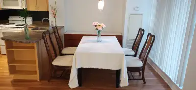 Bright and furnished 1-bedroom unit with one or two queen-size beds, suitable for students, single p...
