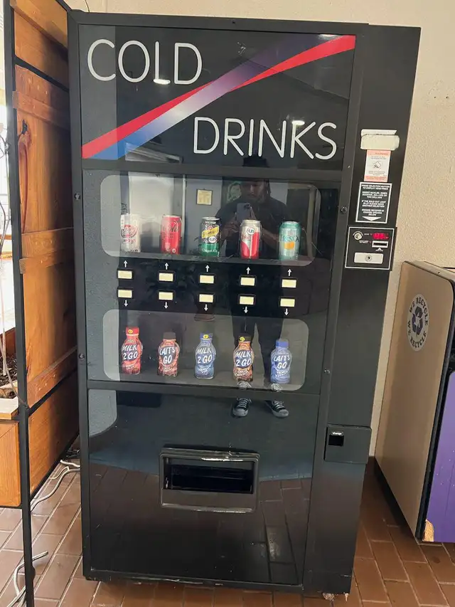 Vending Combo Machines for Sale in Other Business & Industrial in City of Toronto - Image 5