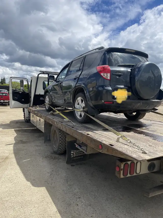 Turn your unwanted damaged or junk car to cash in Cars & Trucks in St. Albert - Image 4