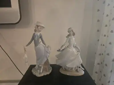 Lladro Sculptures (chipped)/Sculptures Lladro (ébréché), View more