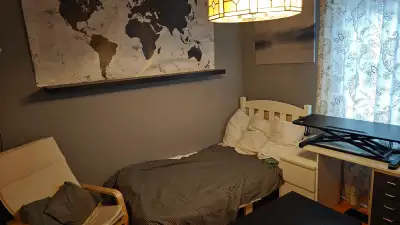 Quite, Fully Furnished private room, Monthly or yearly lease, For a viewing, send a Text to: 902-471...