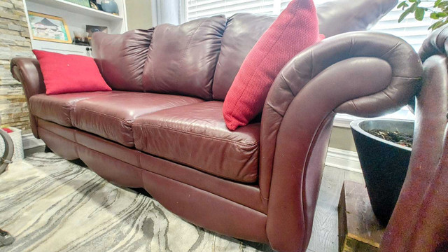 Burgundy / dark red sofa set.  Must go, 350 obo in Couches & Futons in Oakville / Halton Region - Image 4