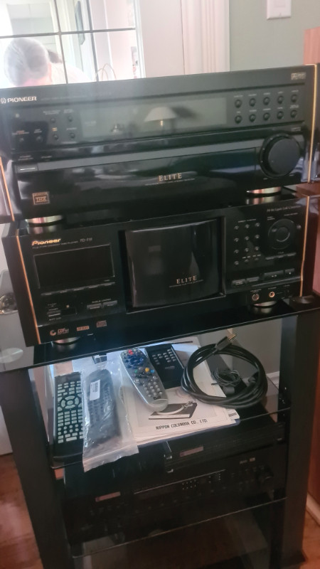Rare Japanese Pioneer Elite Receiver & 300 CD Changer in Stereo Systems & Home Theatre in Mississauga / Peel Region - Image 4