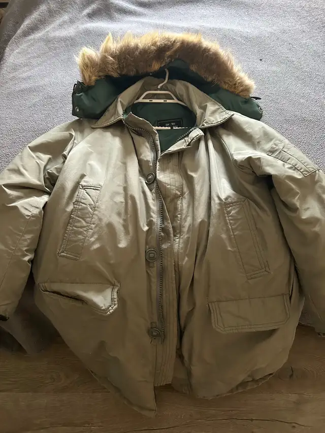 Sears the men’s store down parka size L in Men's in Edmonton - Image 2
