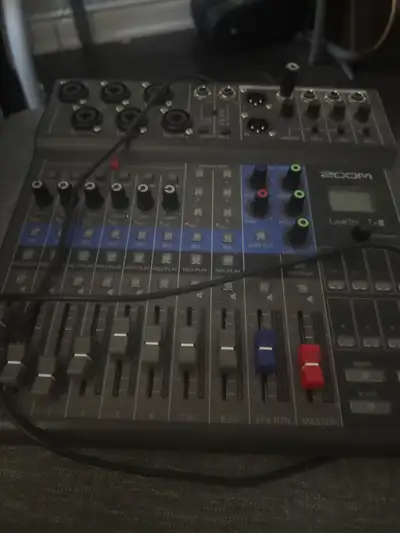 zoom L 8 multi track, View more