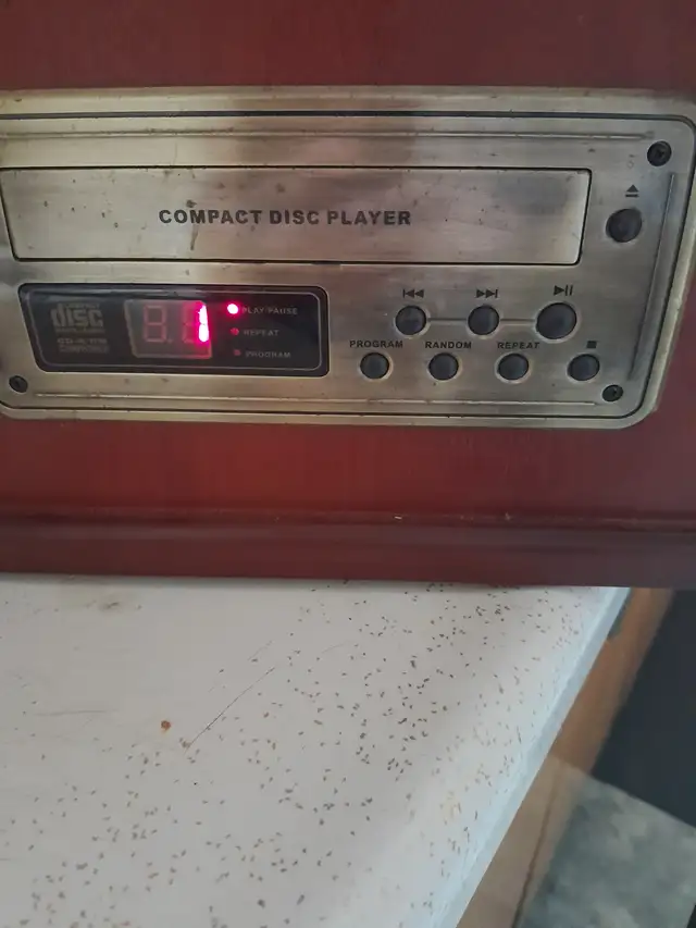 Technosonic record player in Stereo Systems & Home Theatre in Markham / York Region - Image 4