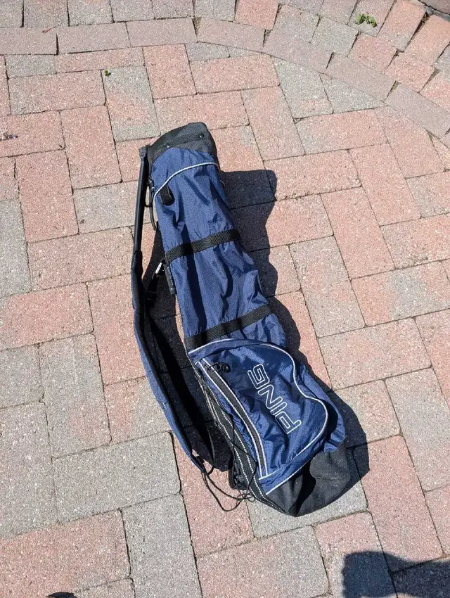 PING Moonlite Pencil Golf Sunday Carry Bag in Golf in Oshawa / Durham Region - Image 3