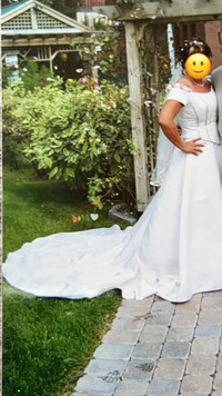 Beautiful Wedding Dress excellent condition 