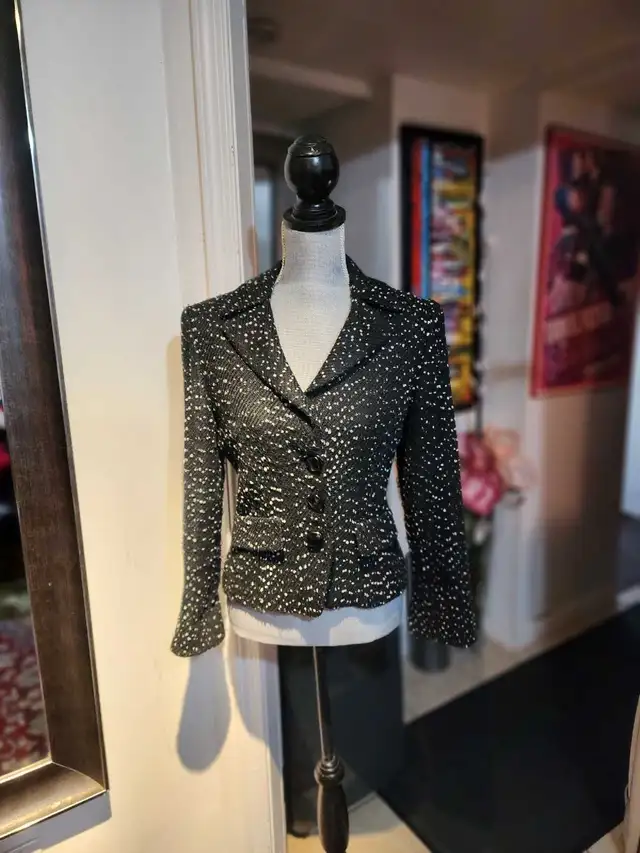 Ross Mayer Blazer in Women's - Tops & Outerwear in City of Toronto - Image 2