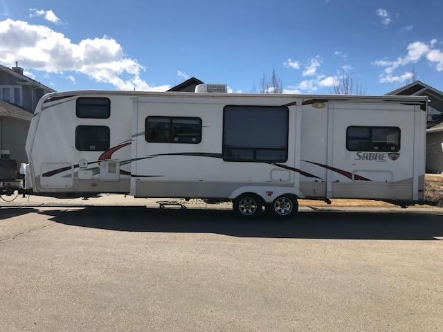 2011 Sabre 31 QBDS in Travel Trailers & Campers in Edmonton