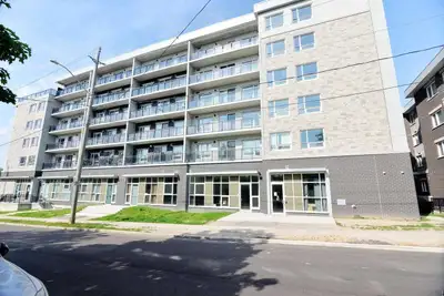 2 bed 2 bath condo available for rent
