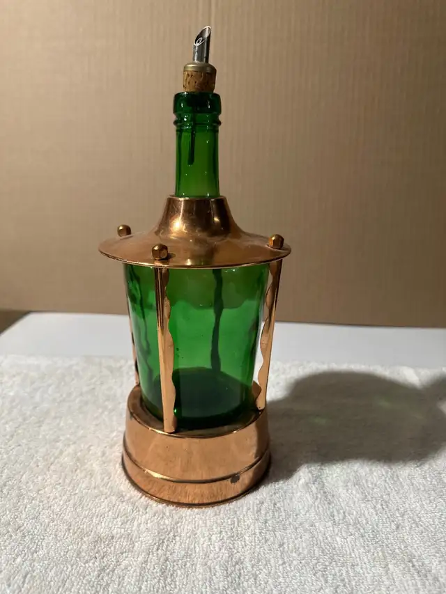 Vintage Musical Decanter  in Arts & Collectibles in Ottawa - Image 2