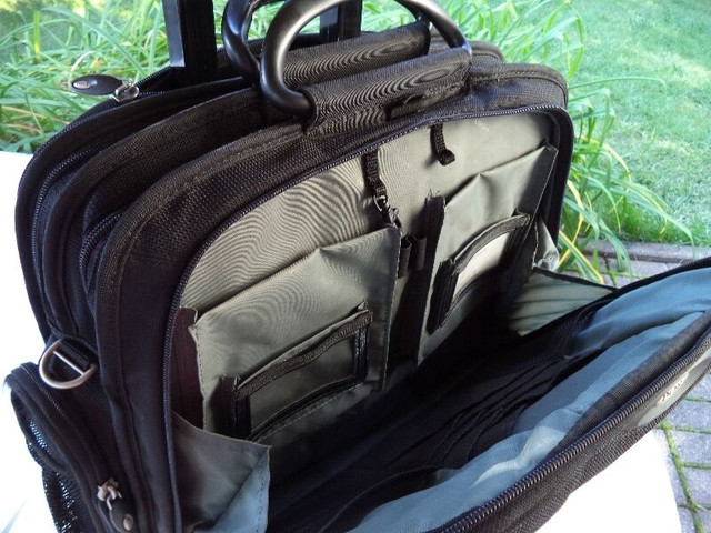 sac pour portable dans Accessoires pour portables  à Longueuil/Rive Sud - Image 2