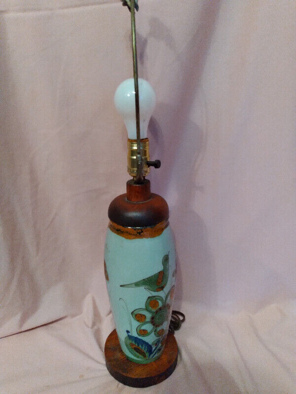 Vintage Table Lamp in Indoor Lighting & Fans in Barrie - Image 4