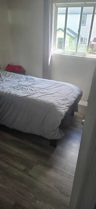Short term or long term welcome. Share bathroom with 1 person , all inclusive, located near independ...