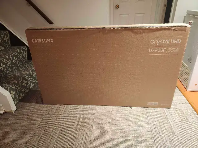 Samsung Crystal UHD U7900F, 55" TV in General Electronics in City of Toronto - Image 3