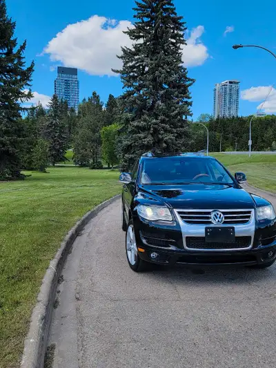 For Sale: 2010 Volkswagen Touareg TDI Highline 3.0L – Excellent Condition This 2010 VW Touareg TDI H...
