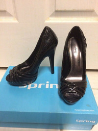 Gorgeous 5" high heel for Prom and Xmas, size 5