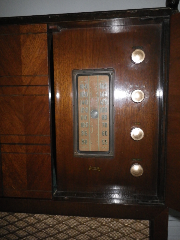 Vintage Radio - Serenader 5124: Restored in Other in Ottawa - Image 3