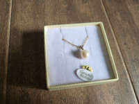 Brand New 14KT Yellow Gold Pearl Necklace For Sale