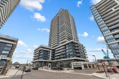 Investing in this condo apartment in Pickering allows you to capitalize on a prime location near the...