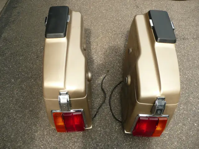 Moto Suzuki Cavalcade in Touring in Laval / North Shore - Image 4