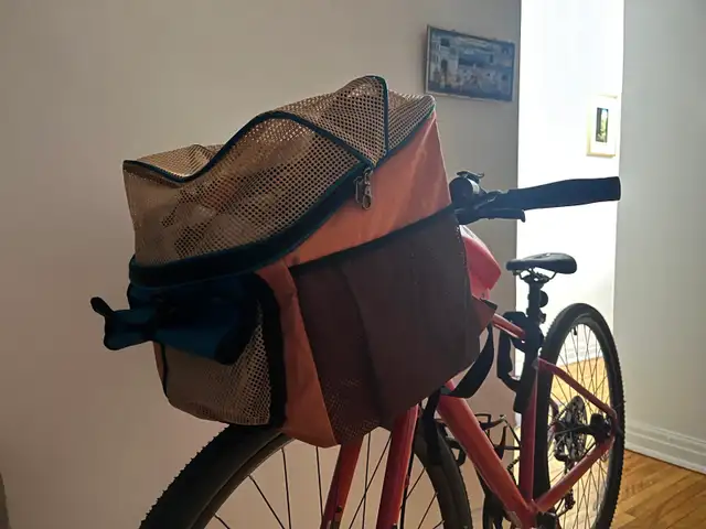 Pet Bicycle Carrier / Bike Basket for Small Dog or Cat – Like Ne in Road in Ottawa - Image 5